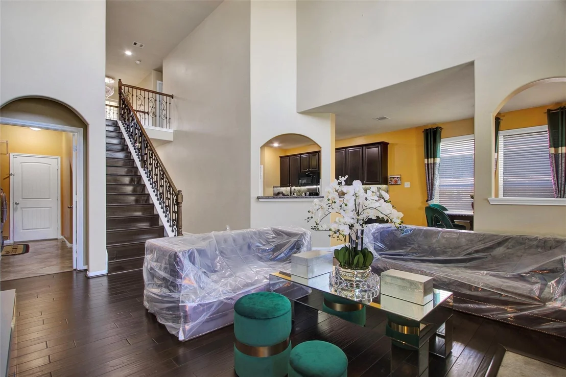 Photo of 1242 S Maple Drive