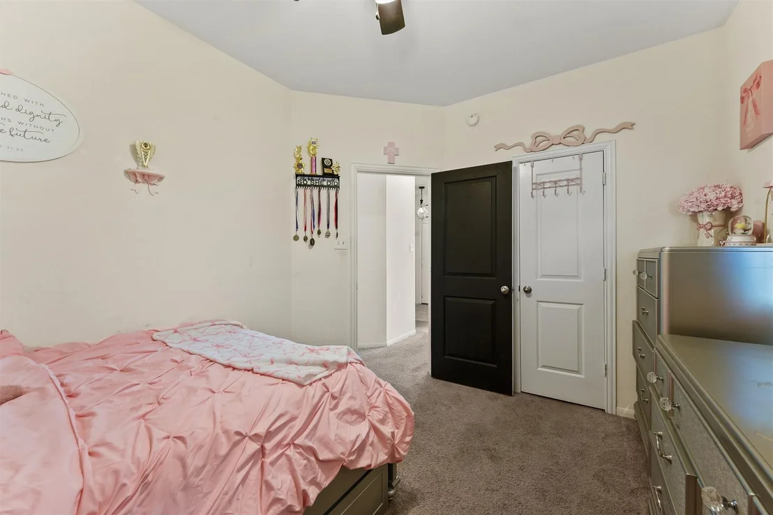Photo of 5303 Rivers Edge Drive
