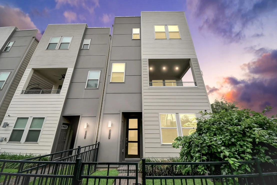 Photo of 2719 Clinton Drive