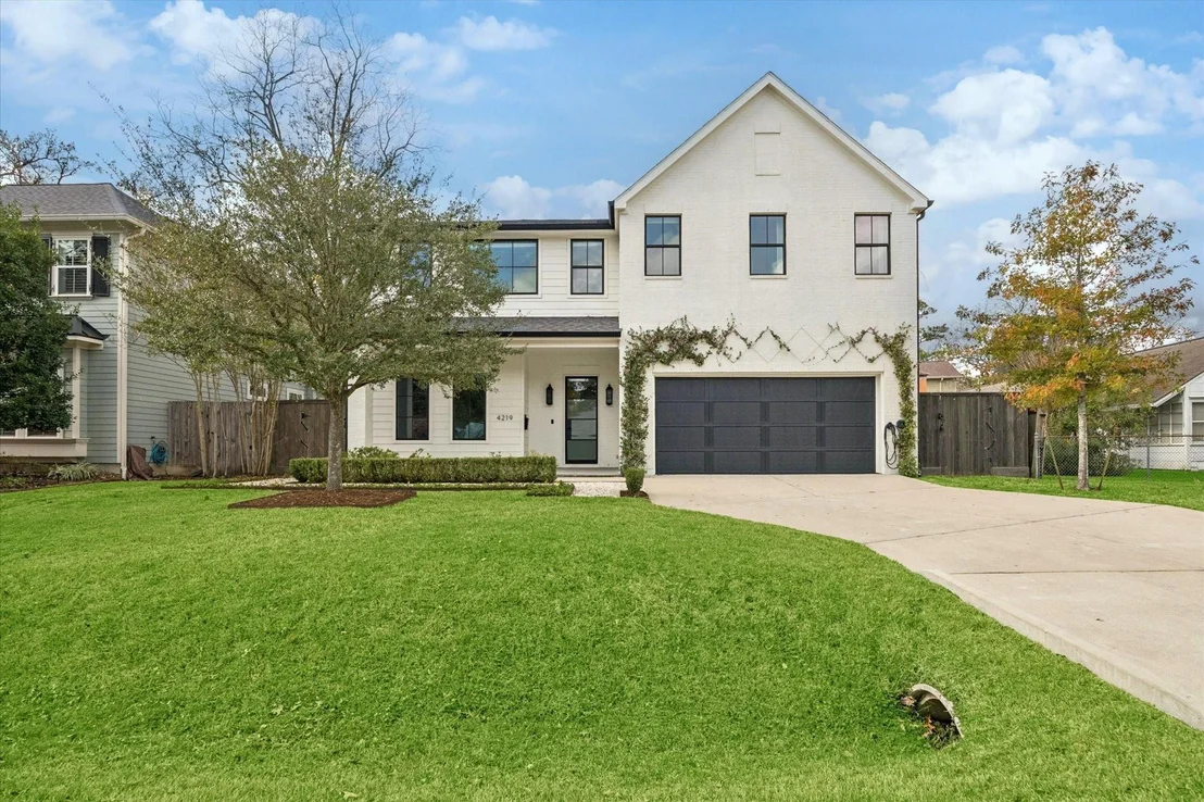 Photo of 4219 Alba Road
