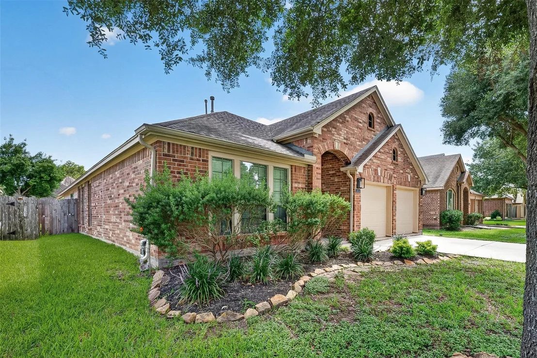 Photo of 5606 Walnut Glen Lane