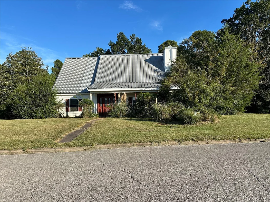 Photo of 46 Westwood Drive E