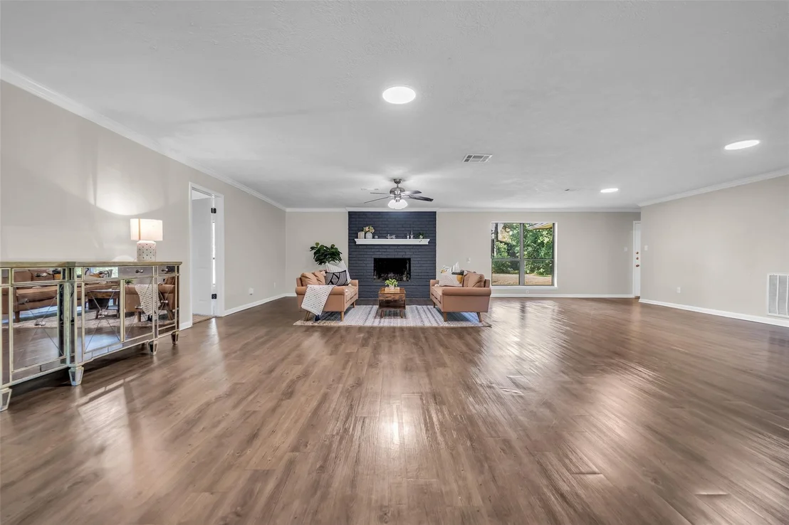 Photo of 32219 Grapevine Street