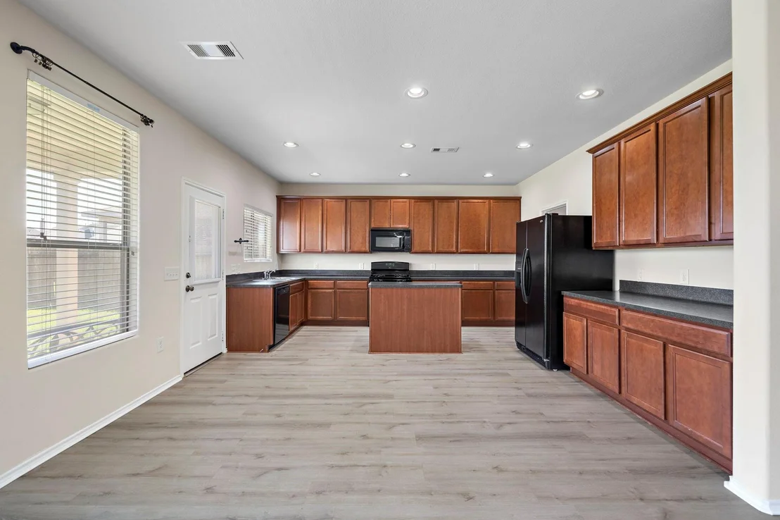 Photo of 1418 S Maple Drive