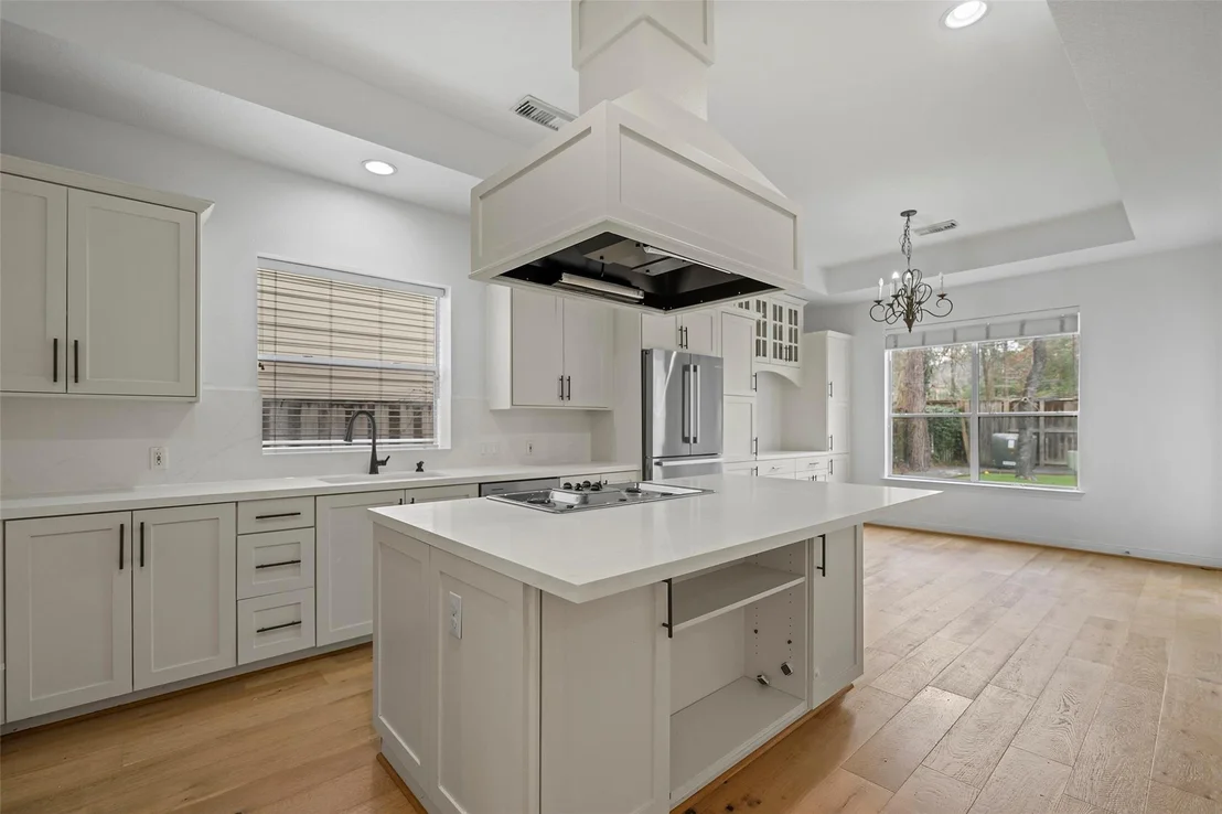 Photo of 98 E Beckonvale Circle