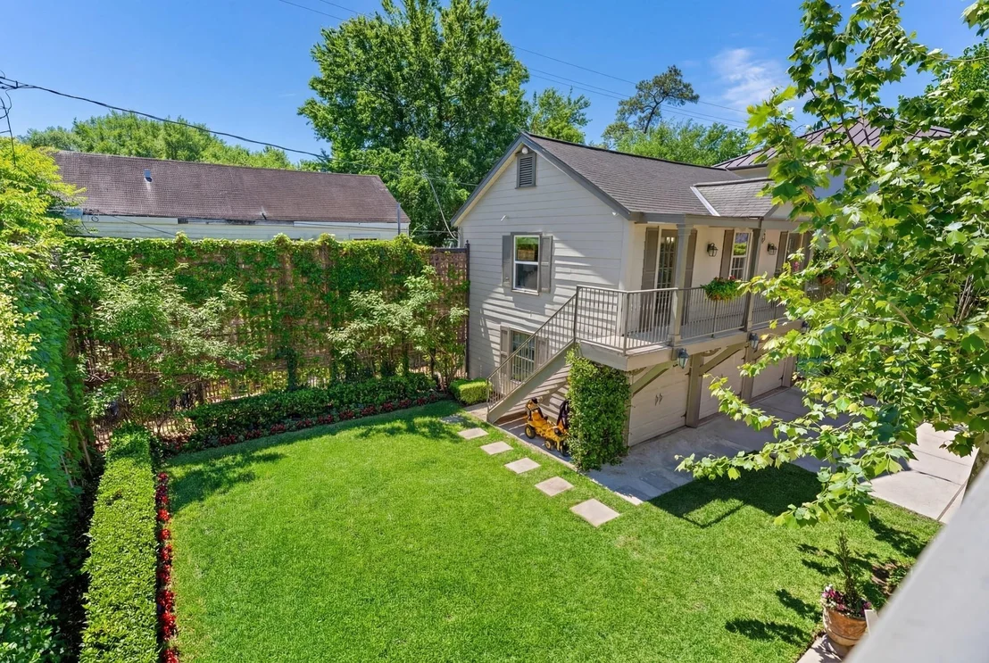 Photo of 2103 South Boulevard