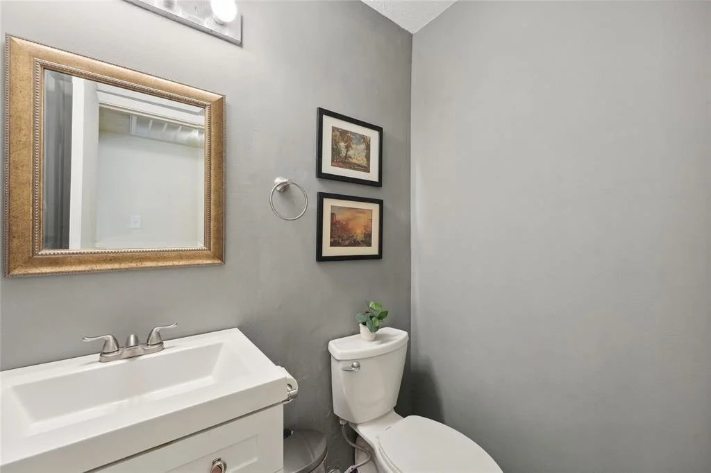 Photo of 21502 Castlemont Lane
