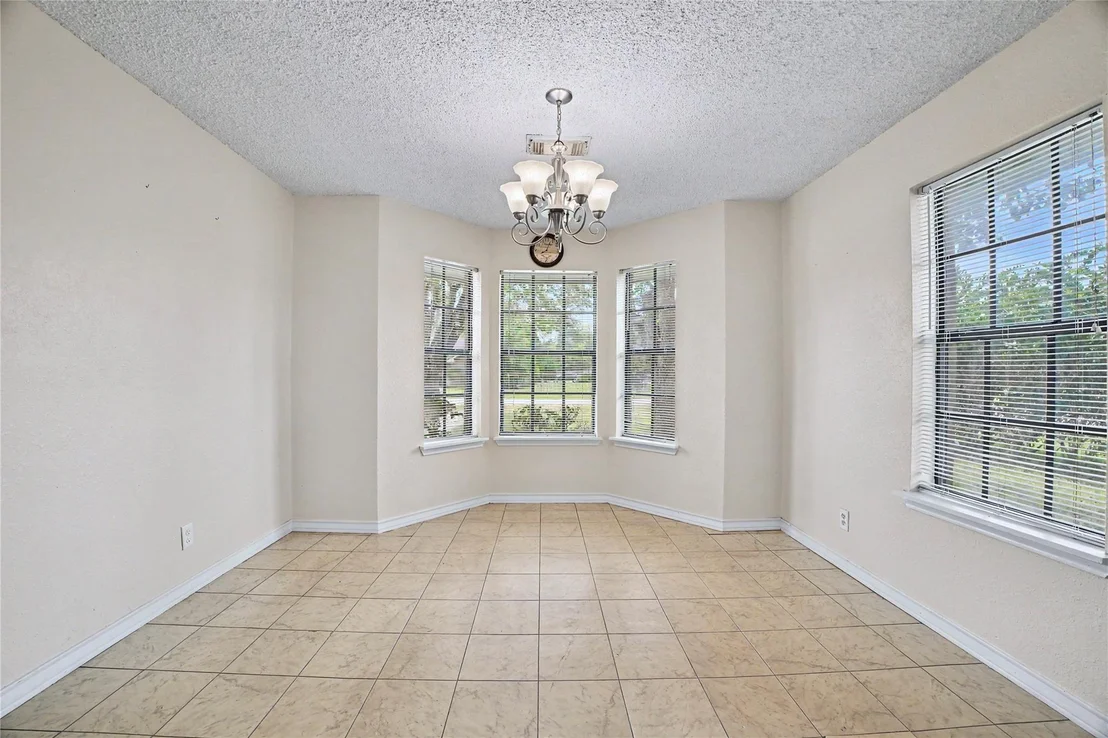 Photo of 201 Red Oak Circle