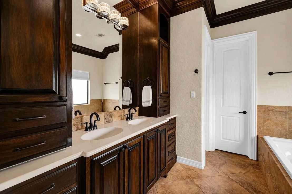 Photo of 1016 Shady Oaks Drive