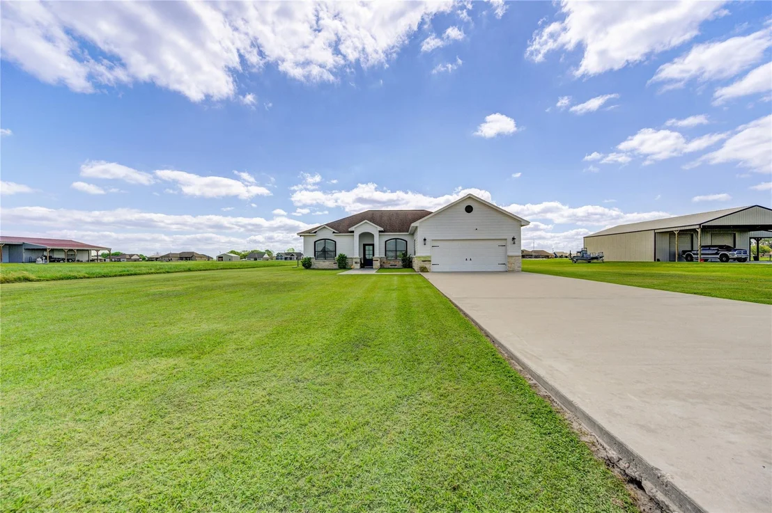 Photo of 931 Angus Trail
