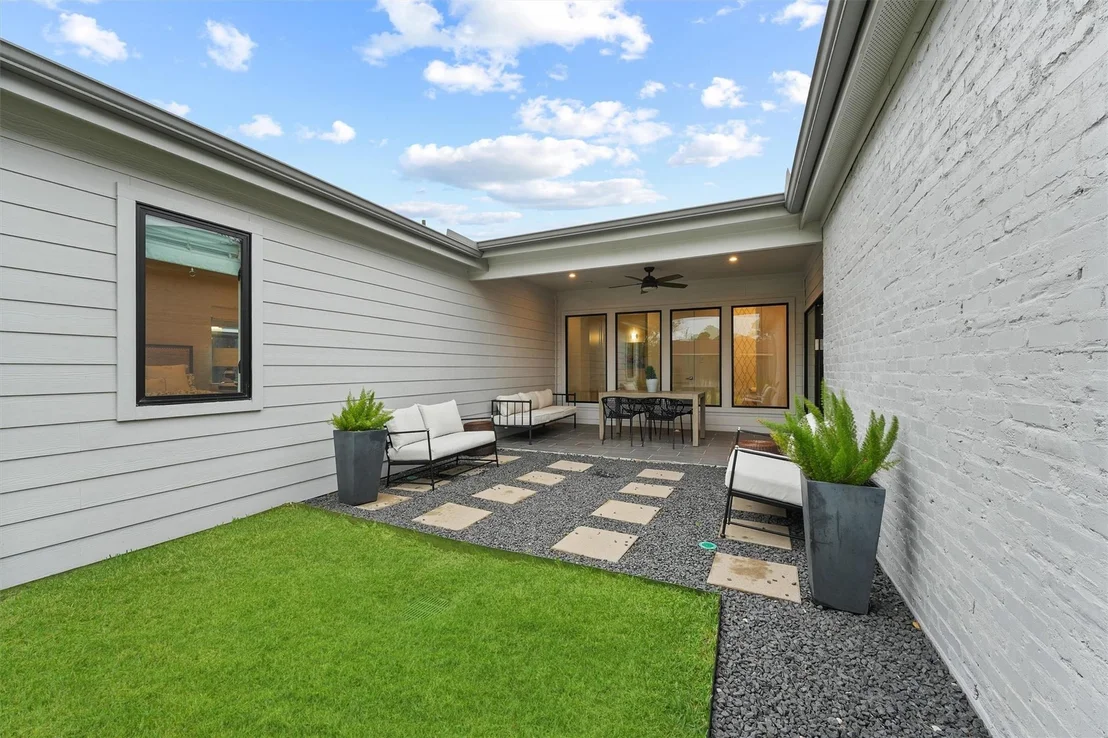 Photo of 2331 Haverhill Drive