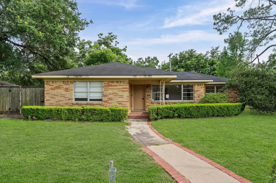 Photo of 3123 Broadmead Drive