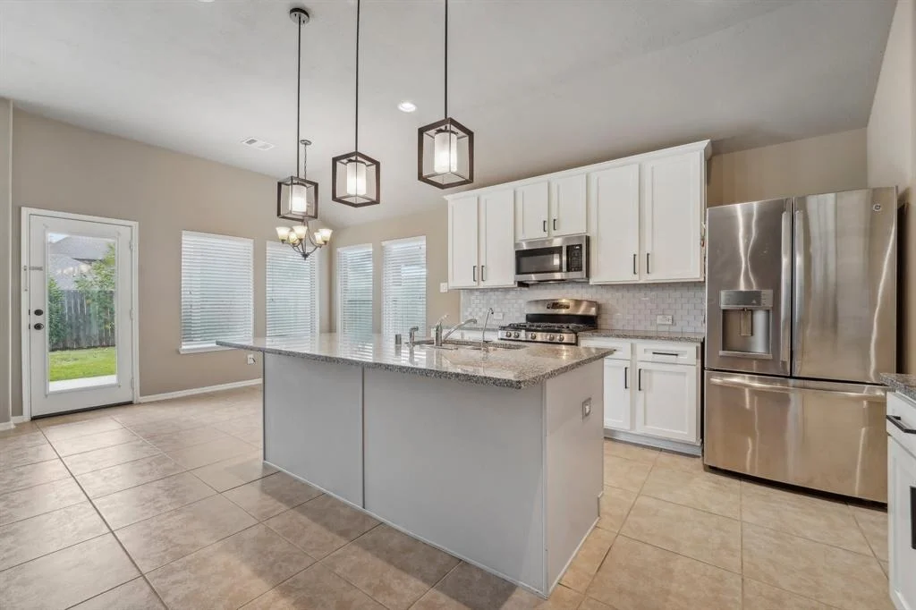 Photo of 2125 Mooncrest Drive
