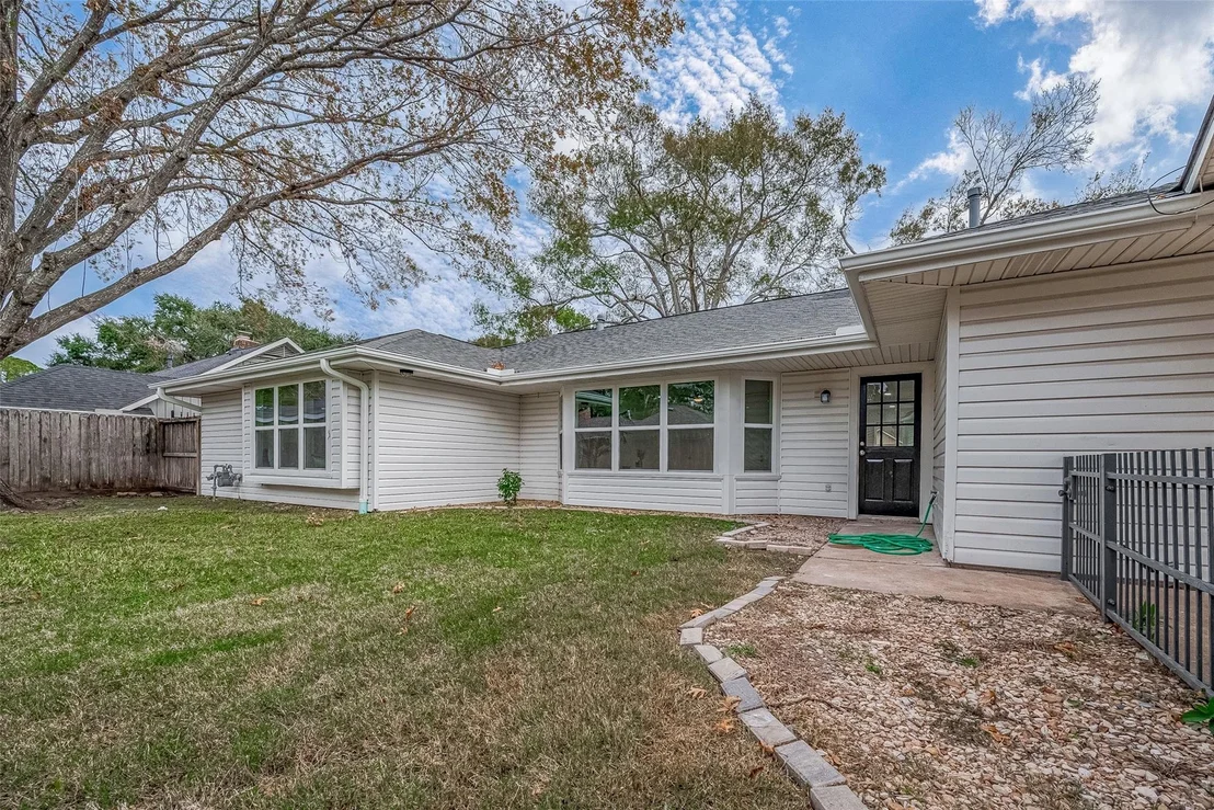 Photo of 2607 Moss Hill Drive