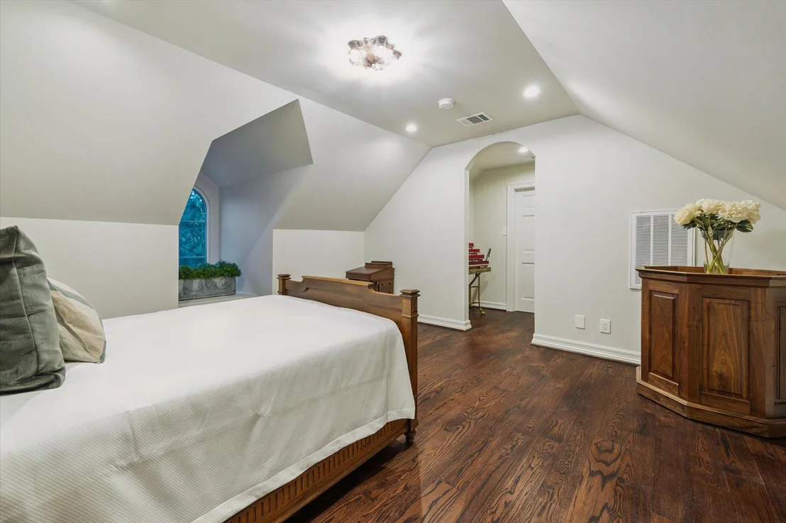 Photo of 2249 Pelham Drive