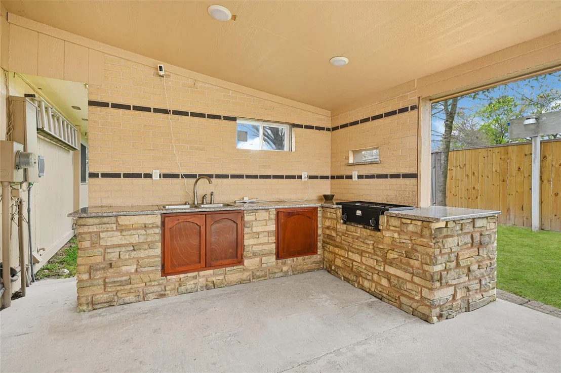 Photo of 20011 Lions Gate Drive
