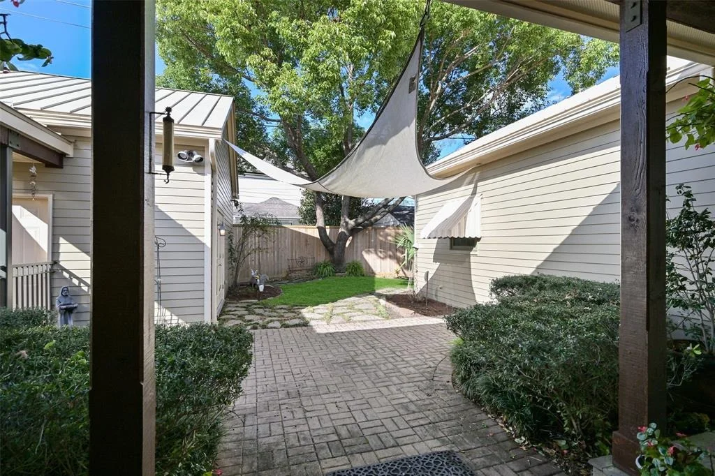 Photo of 3738 Blue Bonnet Boulevard