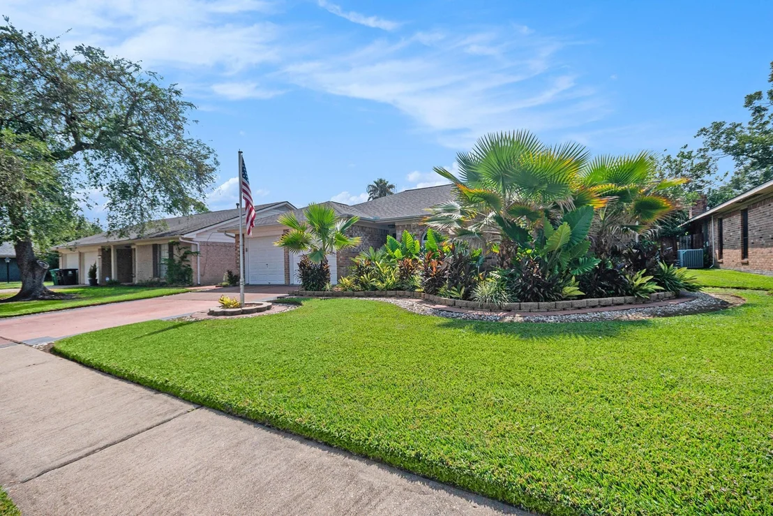 Photo of 830 Seamaster Drive