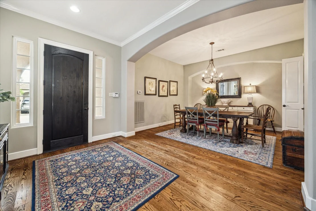 Photo of 2727 Stuart Manor