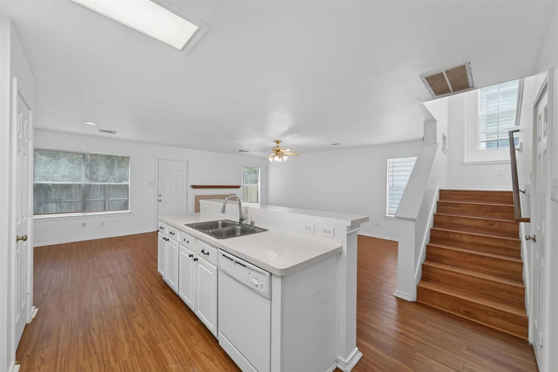Photo of 130 S Walden Elms Circle