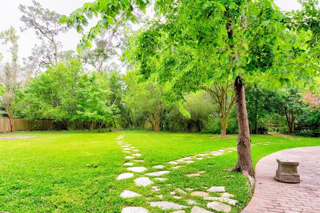 Photo of 246 Chimney Rock Road