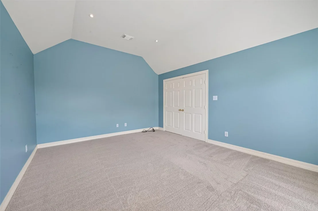 Photo of 1202 Waterside Estates Circle
