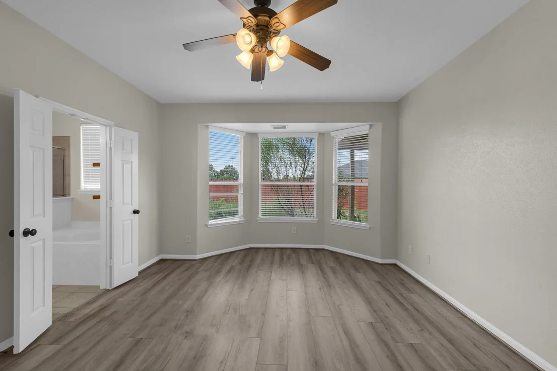 Photo of 1922 Vale Haven Drive