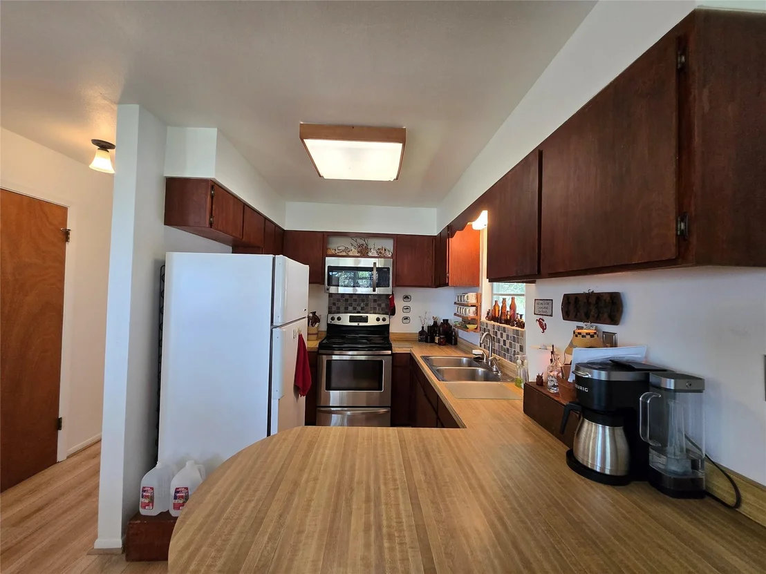 Photo of 2182 W Bayshore Drive