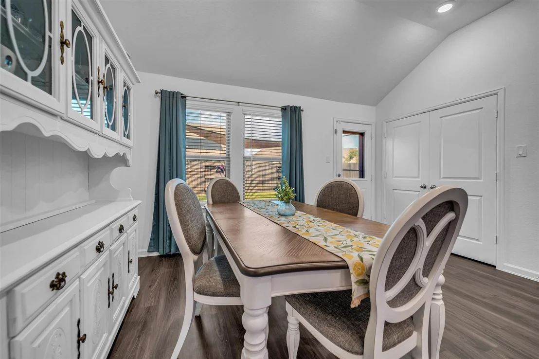 Photo of 4823 Chestnut Valley Lane