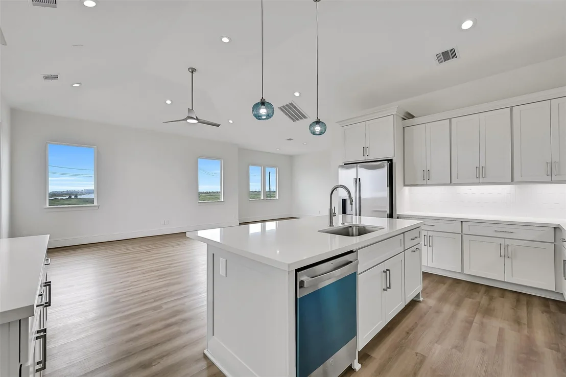 Photo of 1627 Bay Pointe Drive