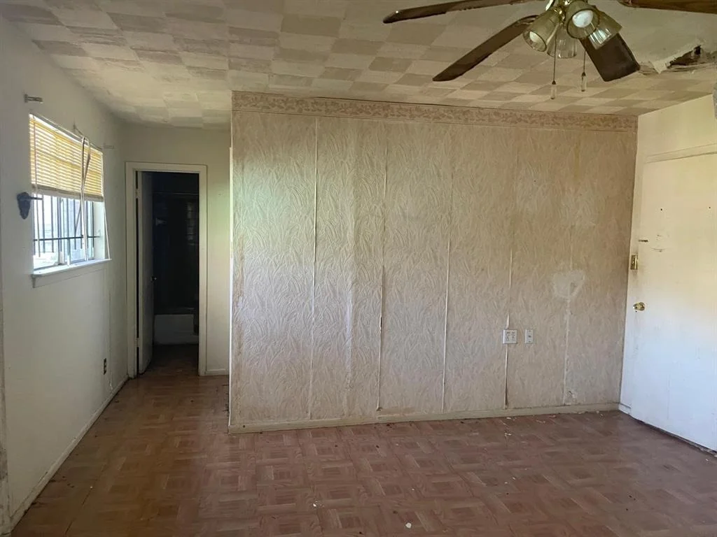 Photo of 7883 Hamlet Street