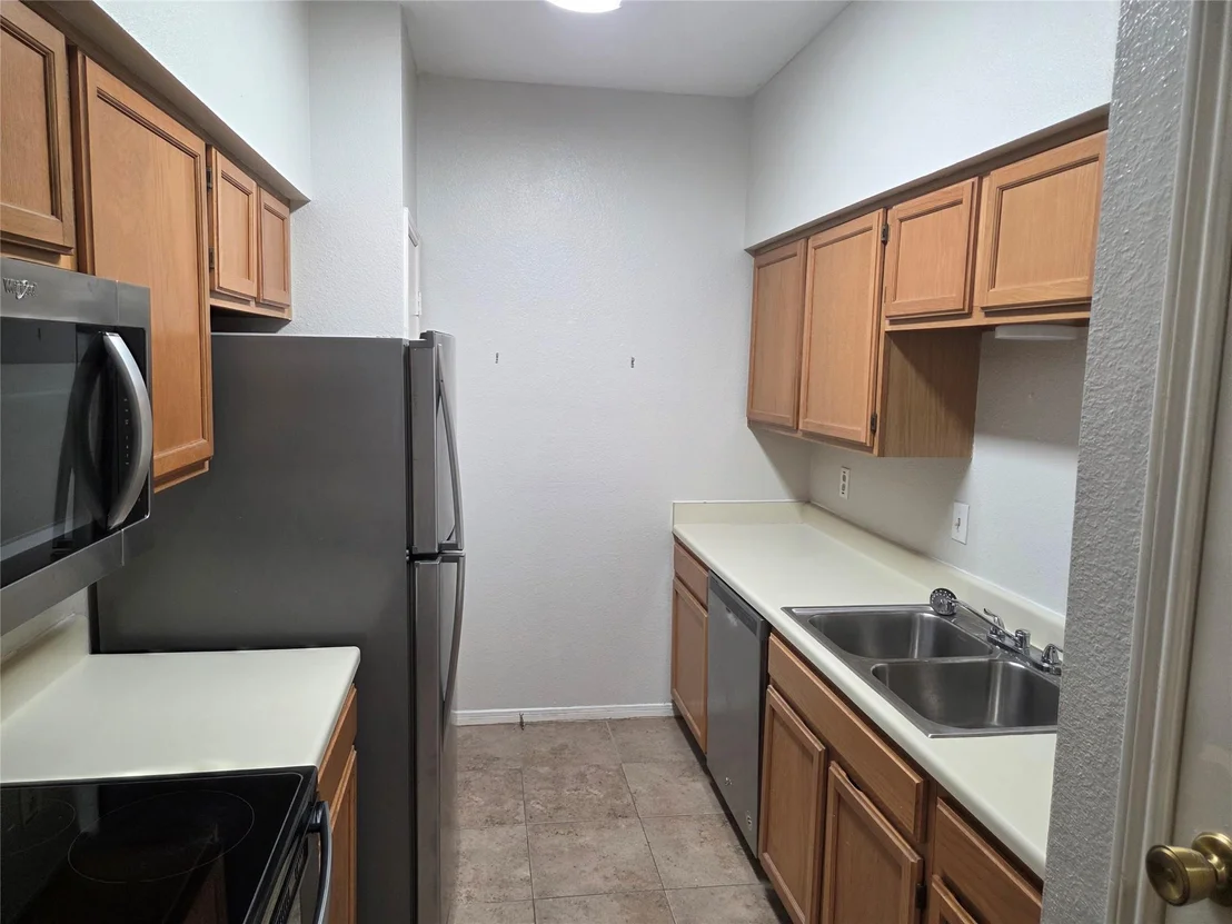 Photo of Unit 106 at 3780 Tanglewilde Street
