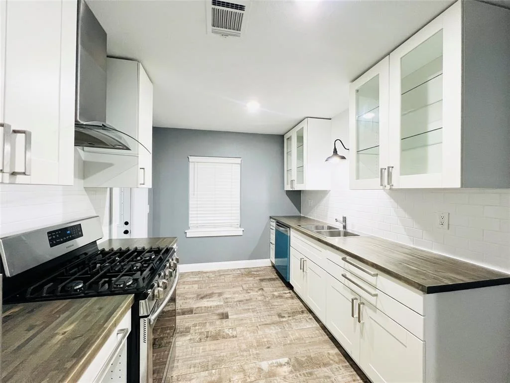 Photo of 1810 Wayside Drive