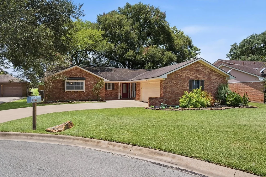Photo of 1416 Linwood Drive
