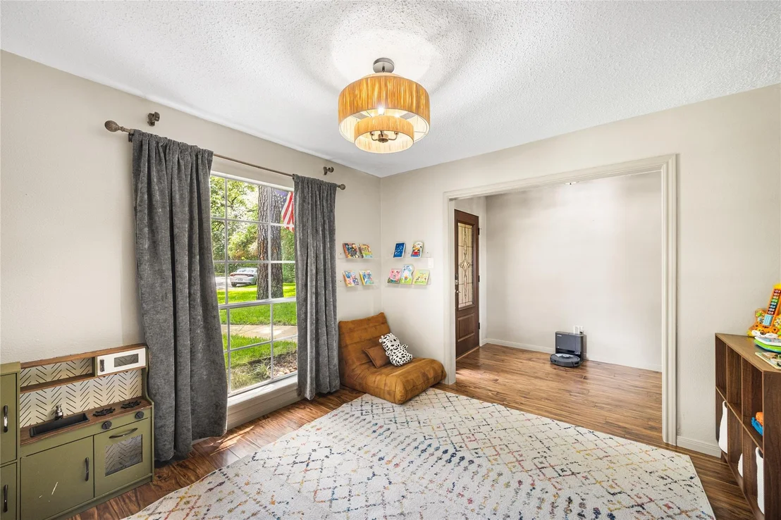 Photo of 2103 River Falls Drive