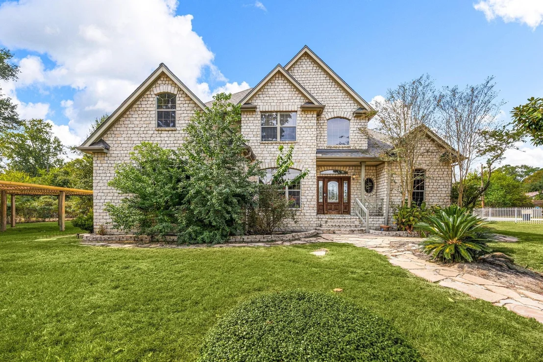 Photo of 21427 Tophill Drive