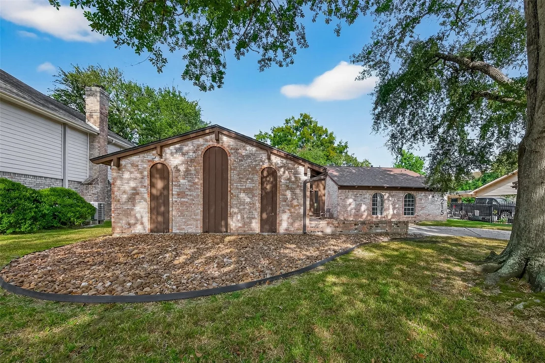 Photo of 4215 Long Grove Drive