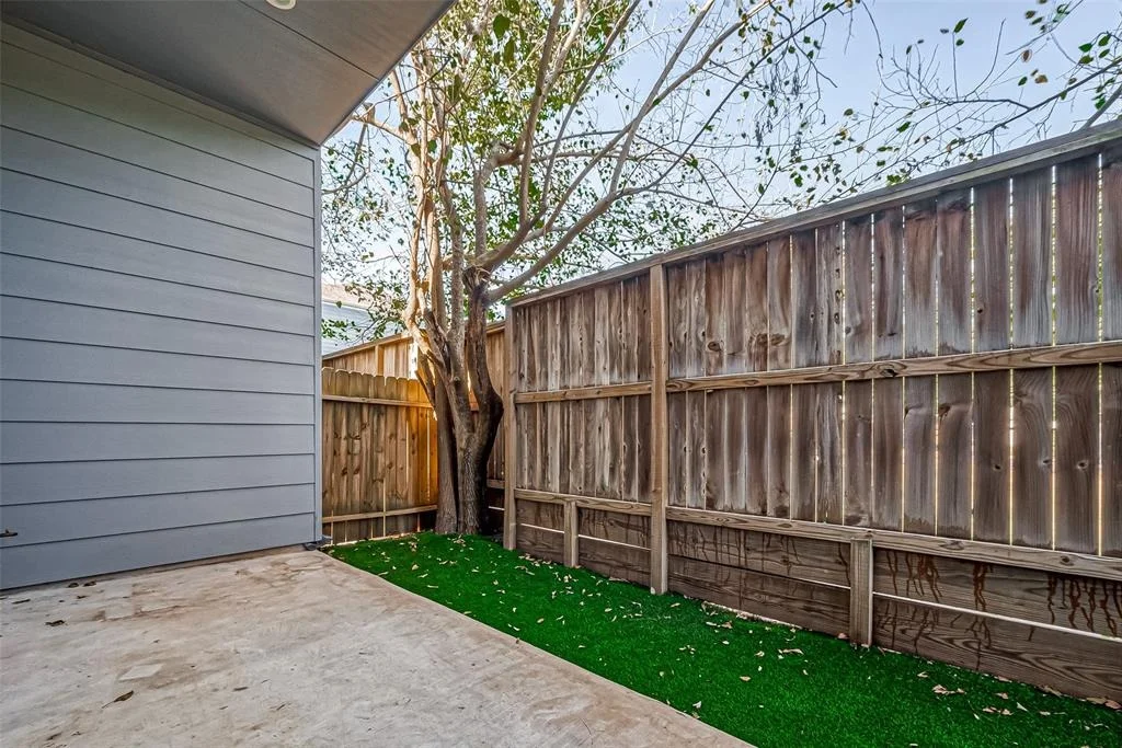 Photo of 8902 Spring Knoll Forest Drive