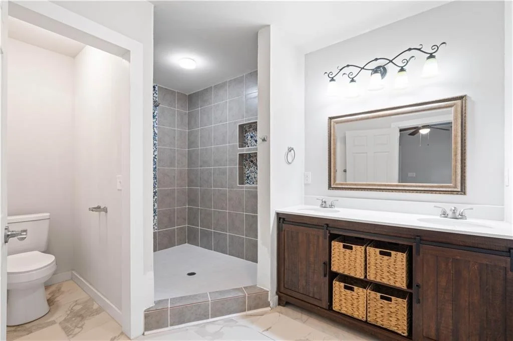 Photo of 2914 Debra Lane