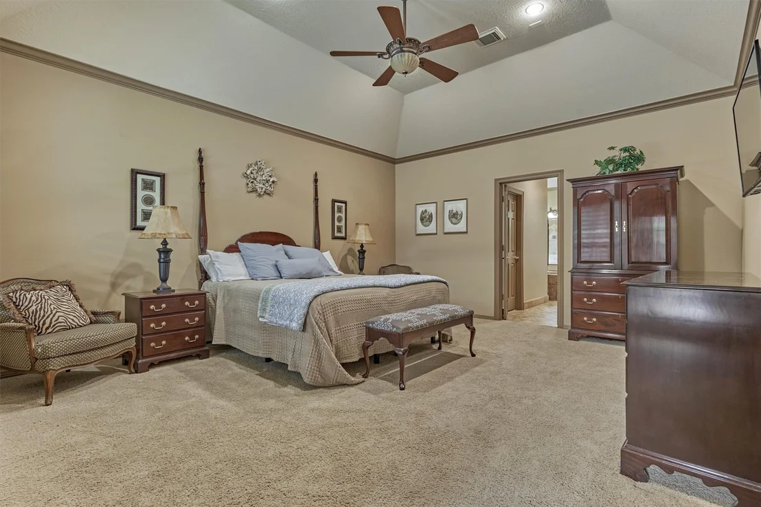 Photo of 111 S Castlegreen Circle