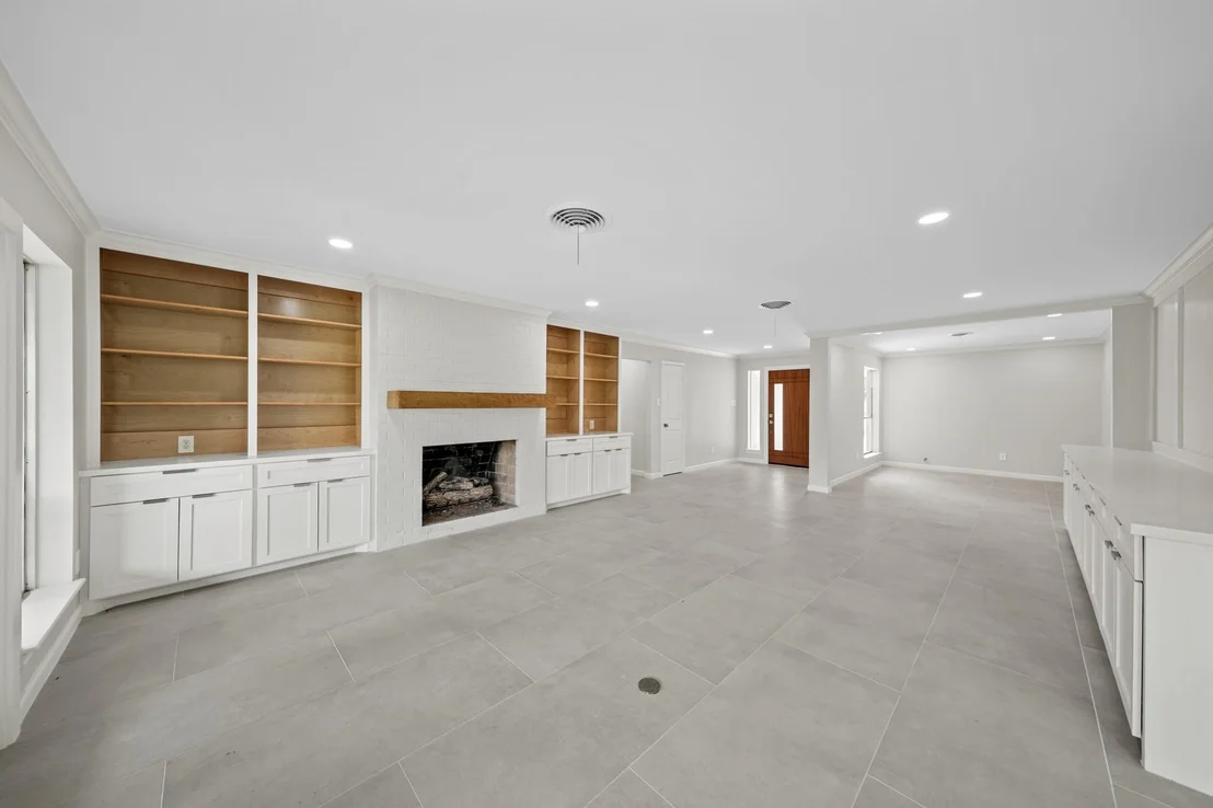 Photo of 2261 Riverside Drive