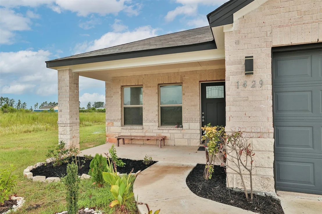 Photo of 1429 Road 5728