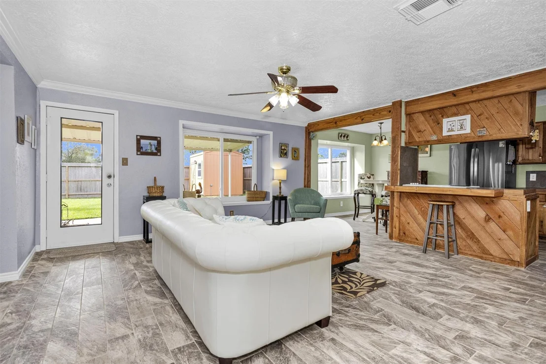 Photo of 8422 Oakhaven Road