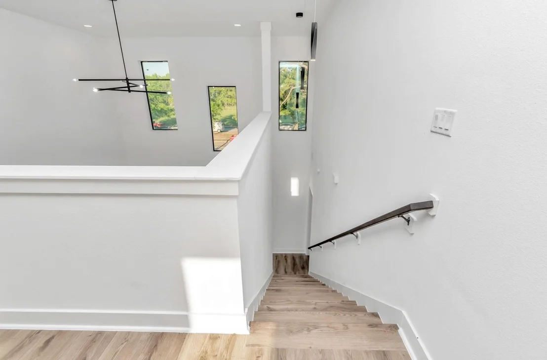 Photo of 5609 Savyon Drive