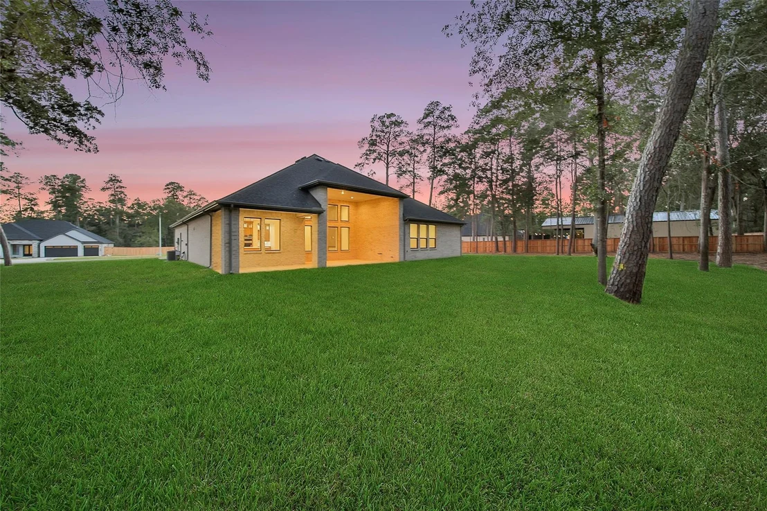 Photo of 352 Louvenia Court