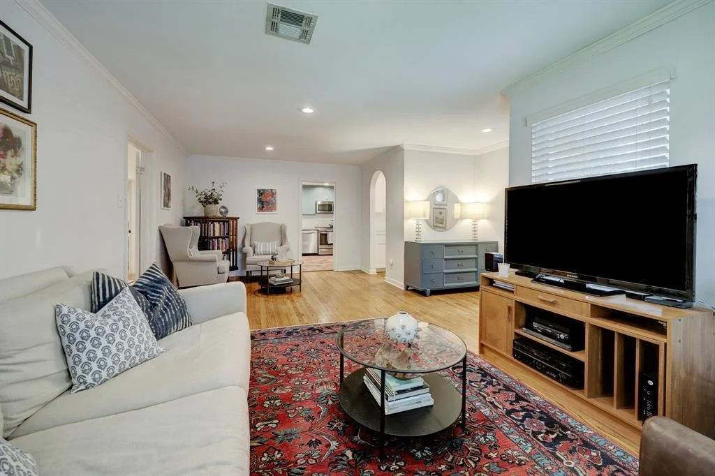 Photo of 2031 Chantilly Lane