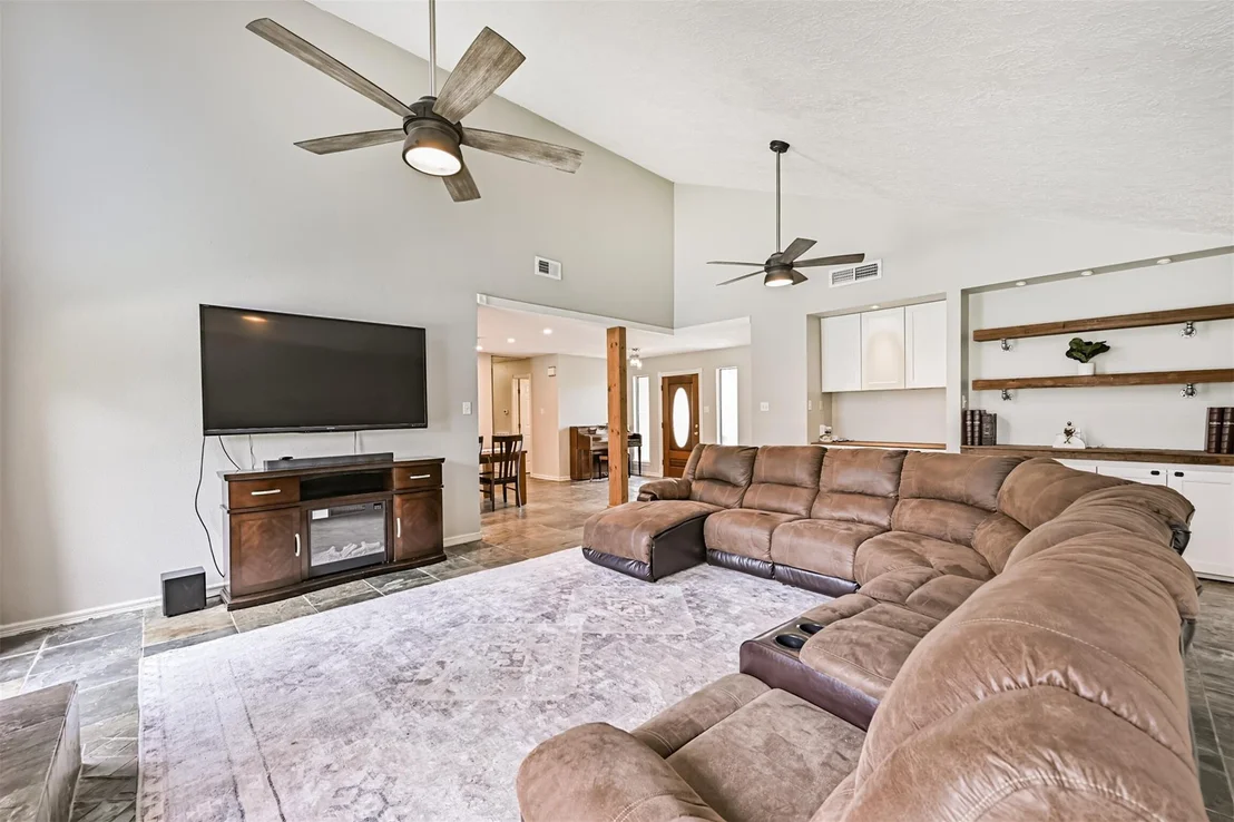 Photo of 910 Evergreen Drive