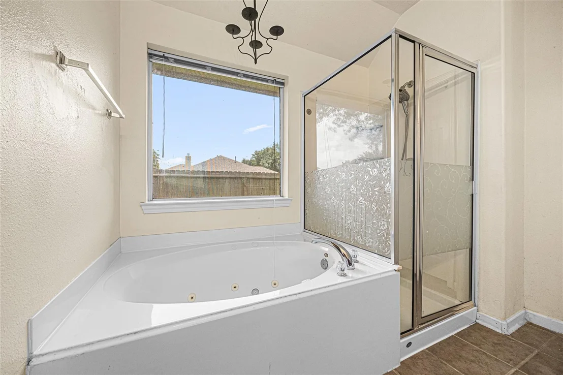 Photo of 212 Silverbrook Lane