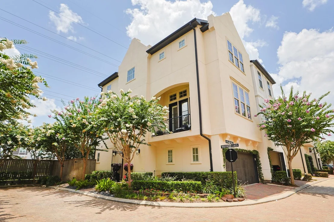 Photo of 10901 Upland Park