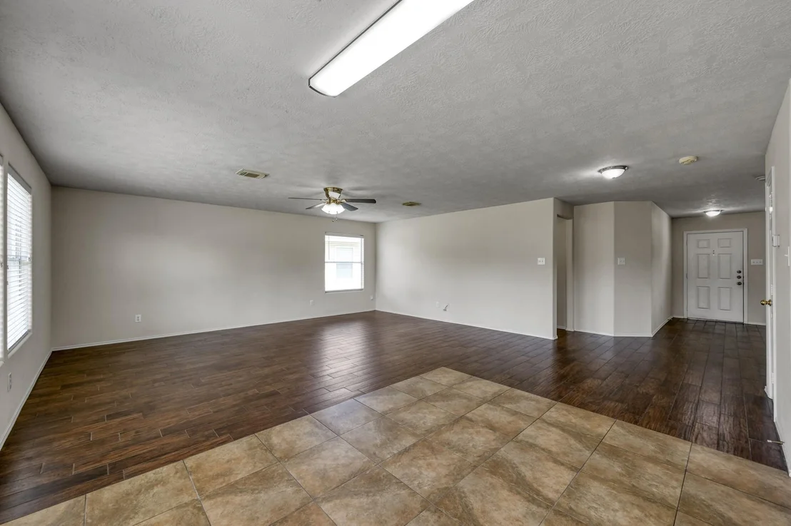 Photo of 23919 Kingbriar Drive